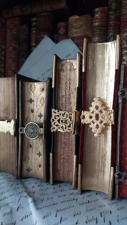 1850s Parioissien Romain | Hand-Painted Gauffered Edges w/Clasp