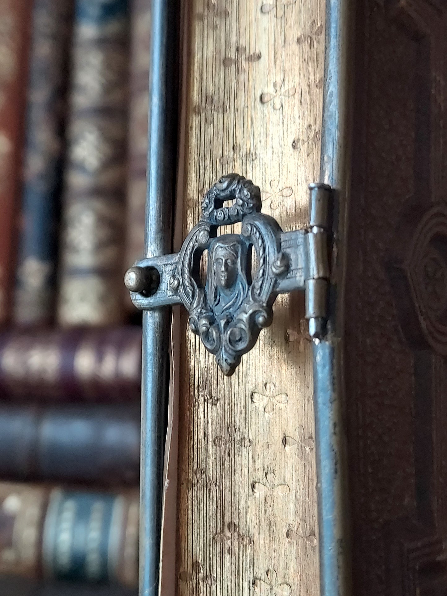 1866 Recueil de Prières | Gauffered Edge & Mary Clasp