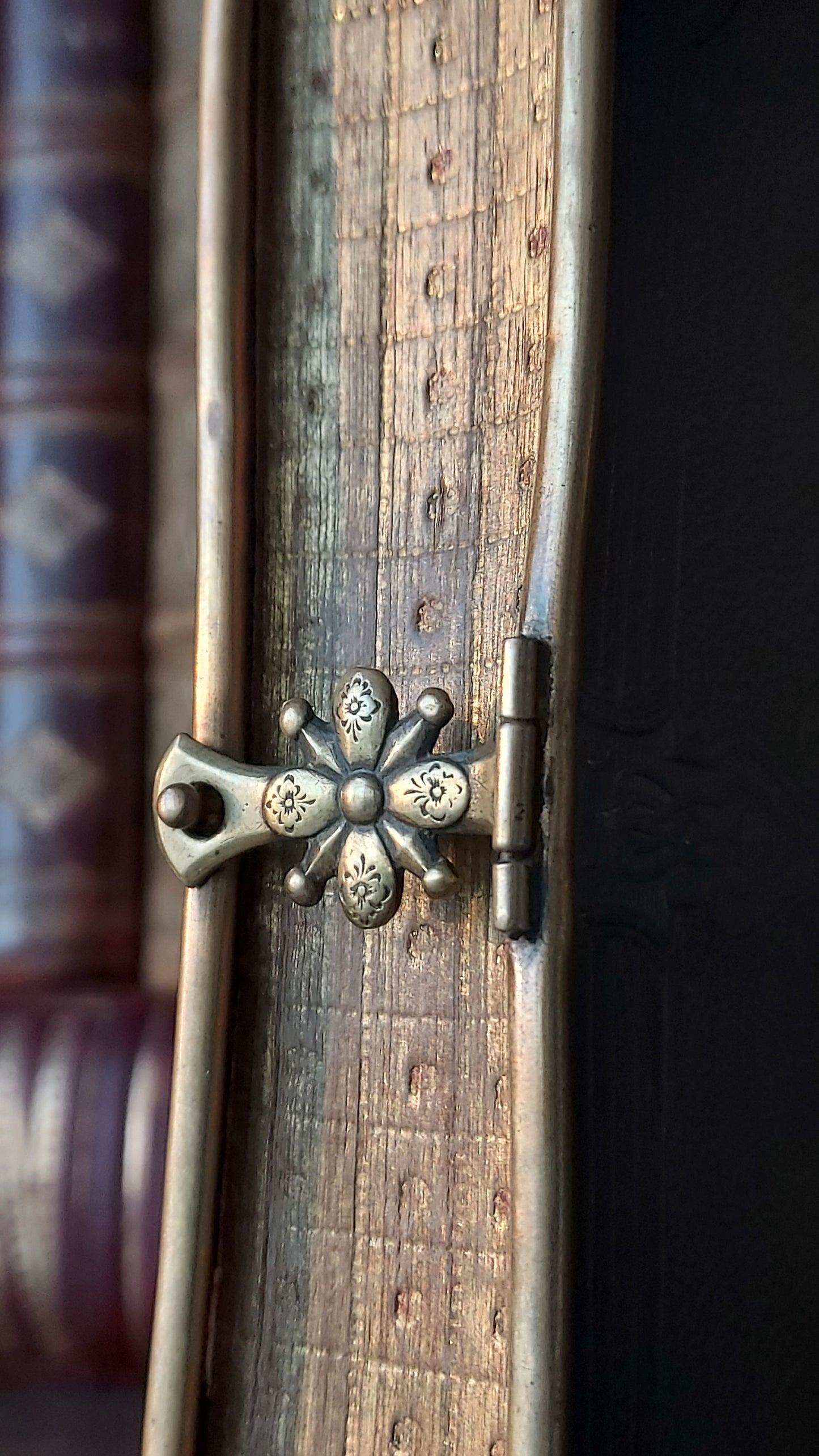 1862 Paroissien Romain | Floral Clasp & Dotted Gauffered Edge