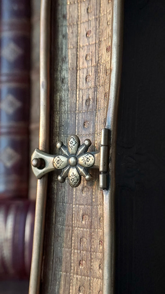 1862 Paroissien Romain | Floral Clasp & Dotted Gauffered Edge