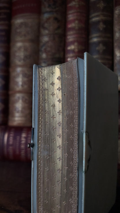 1868 Paroissien Romain | Mini Gauffered Edge