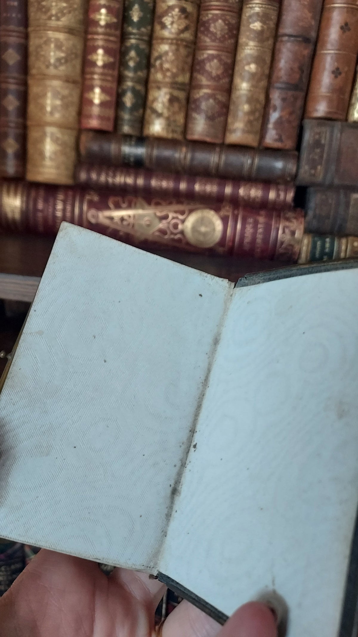 1879 Paroissien Romain | Miniature Clasped Binding