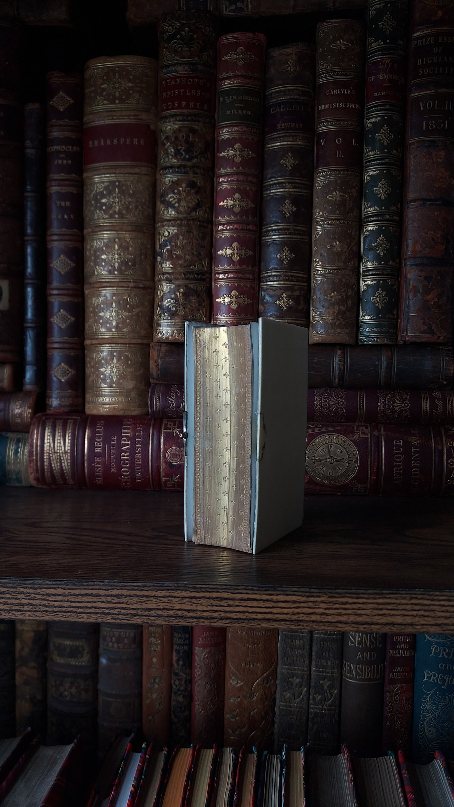 1868 Paroissien Romain | Mini Gauffered Edge