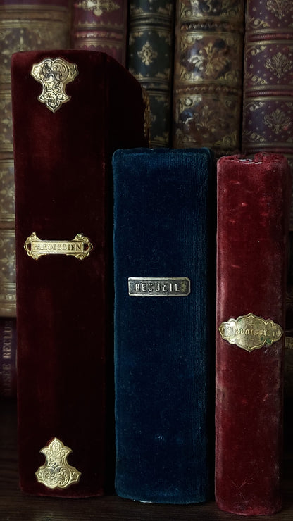 1846 Paroissien Latin-Français | Scarlet Velvet w/Large Gold Clasp