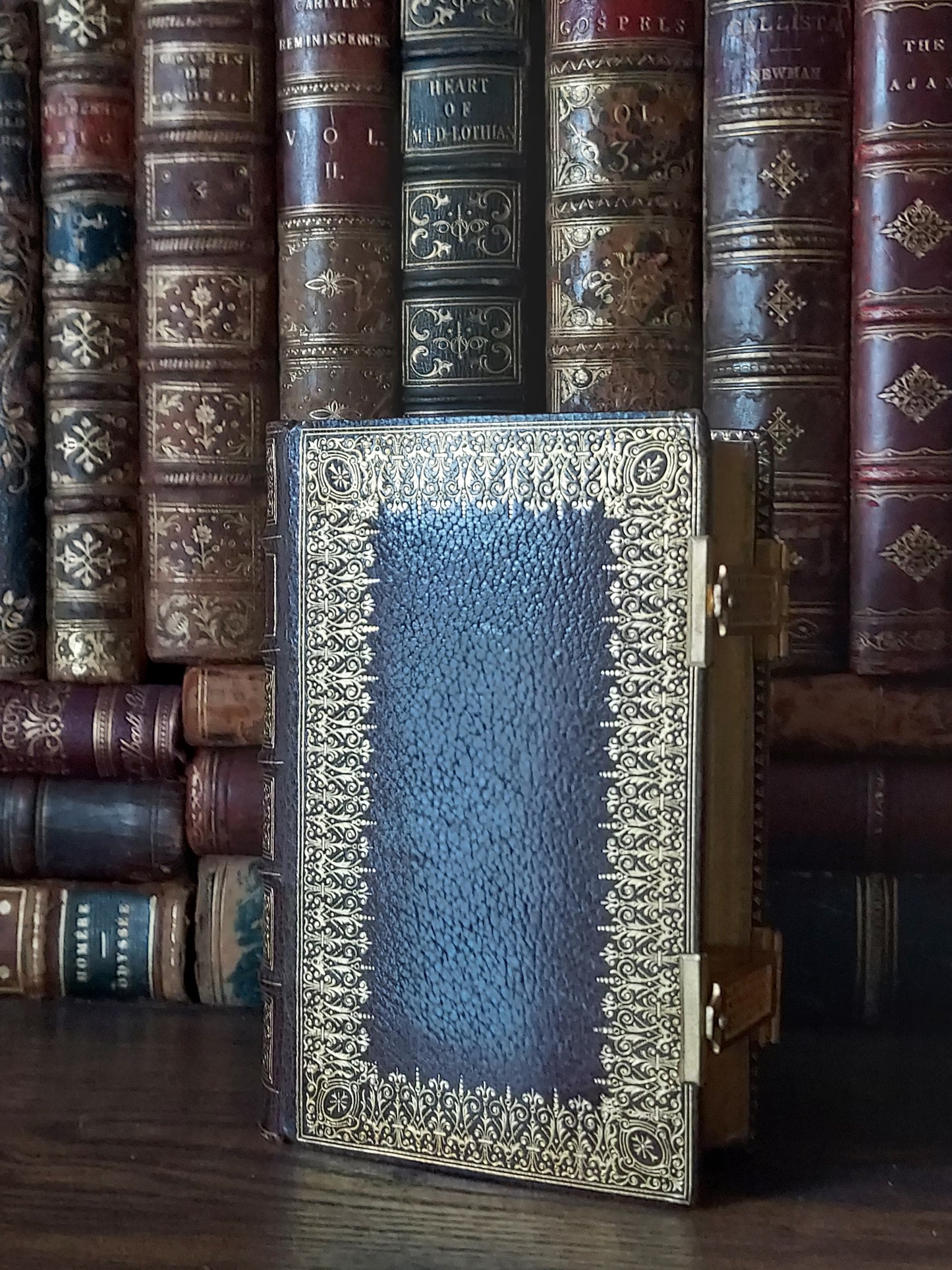 1873 Recueil de prieres: Ornate Double Clasp Binding w/ Paisley Fore-Edge Painting