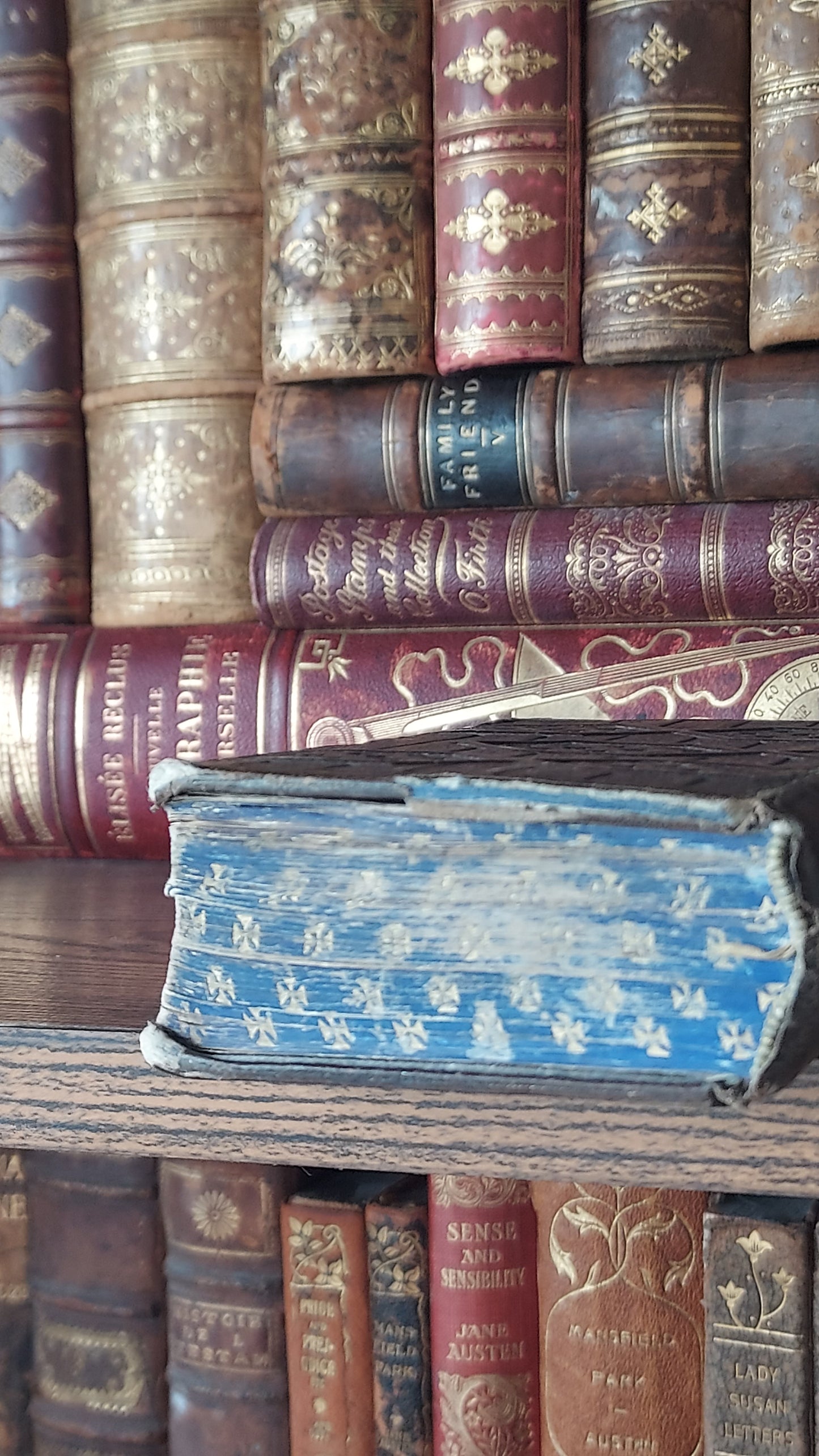 1859 Paroissien Romain | Blue Gauffered Maltese Cross