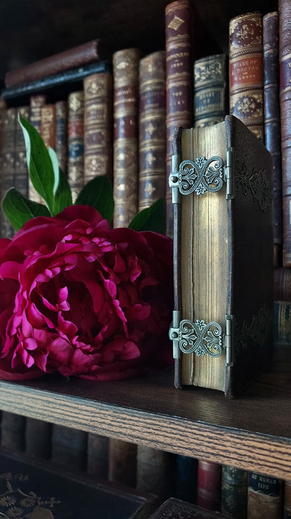 1880s Paroissien Romain | Floral Clasp