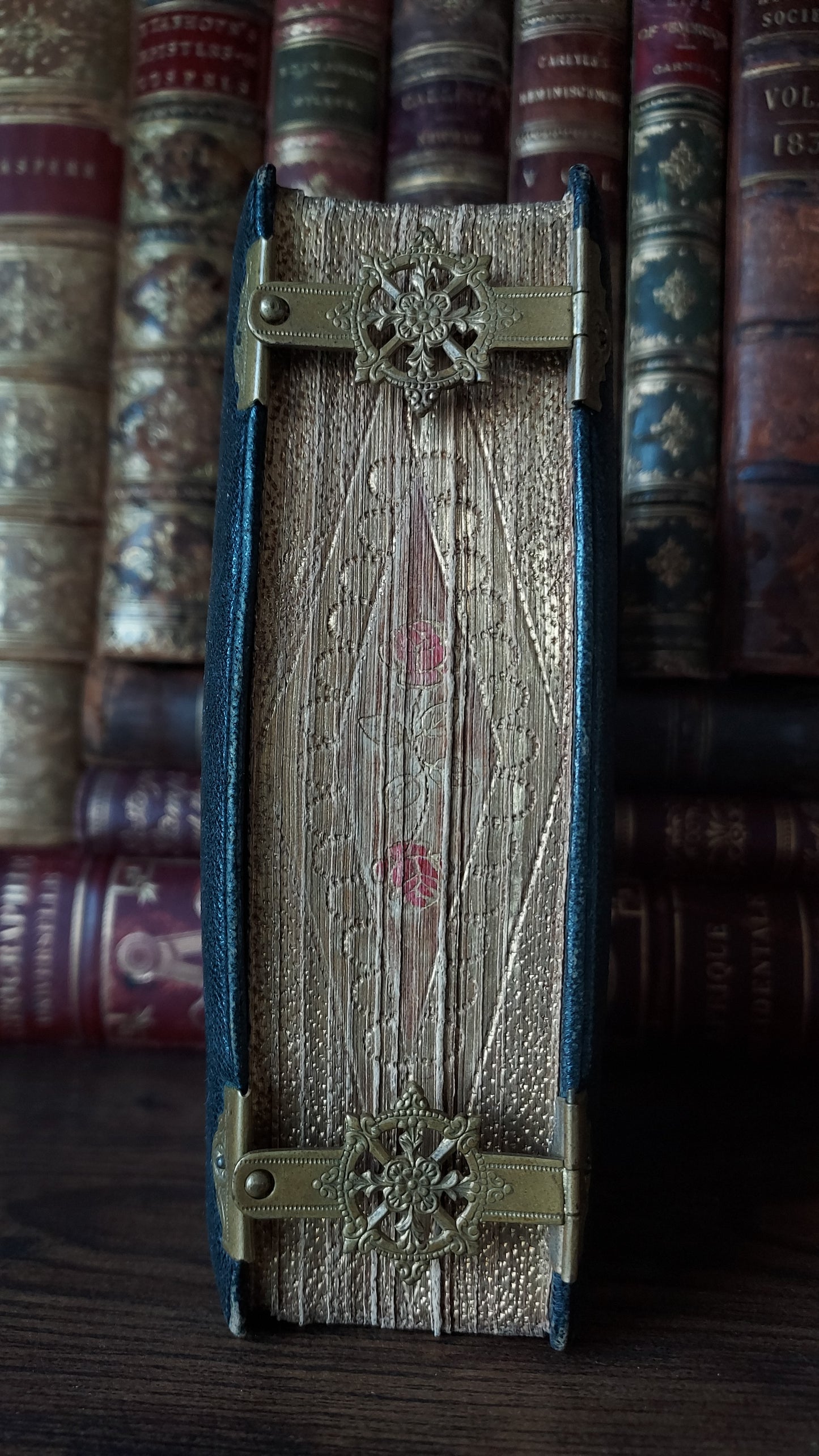 1897 Manuale di Filotea | Hand-Painted Rose Gauffered Edges