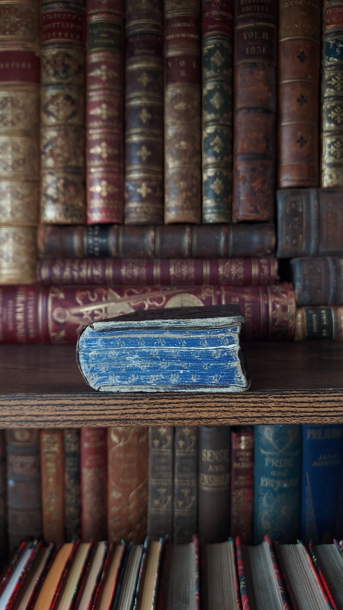 1859 Paroissien Romain | Blue Gauffered Maltese Cross