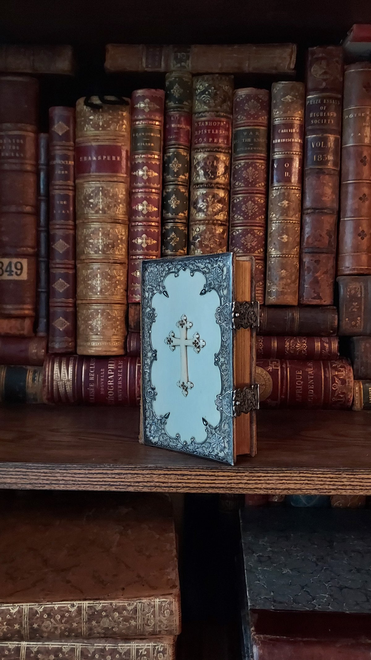 1872 The Book of Common Prayer | Gothic-Style Metal Details