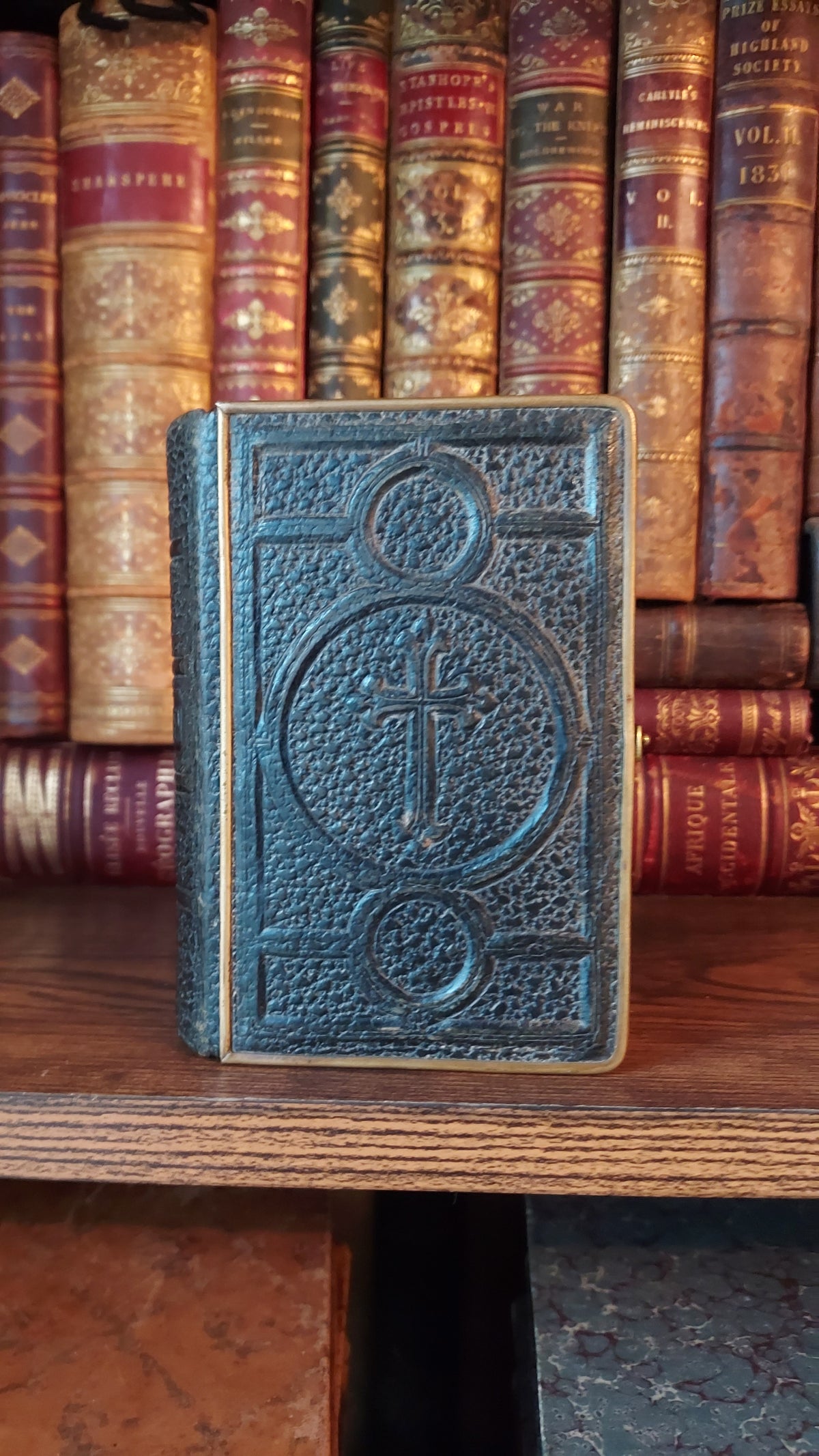 1850s Parioissien Romain | Hand-Painted Gauffered Edges w/Clasp
