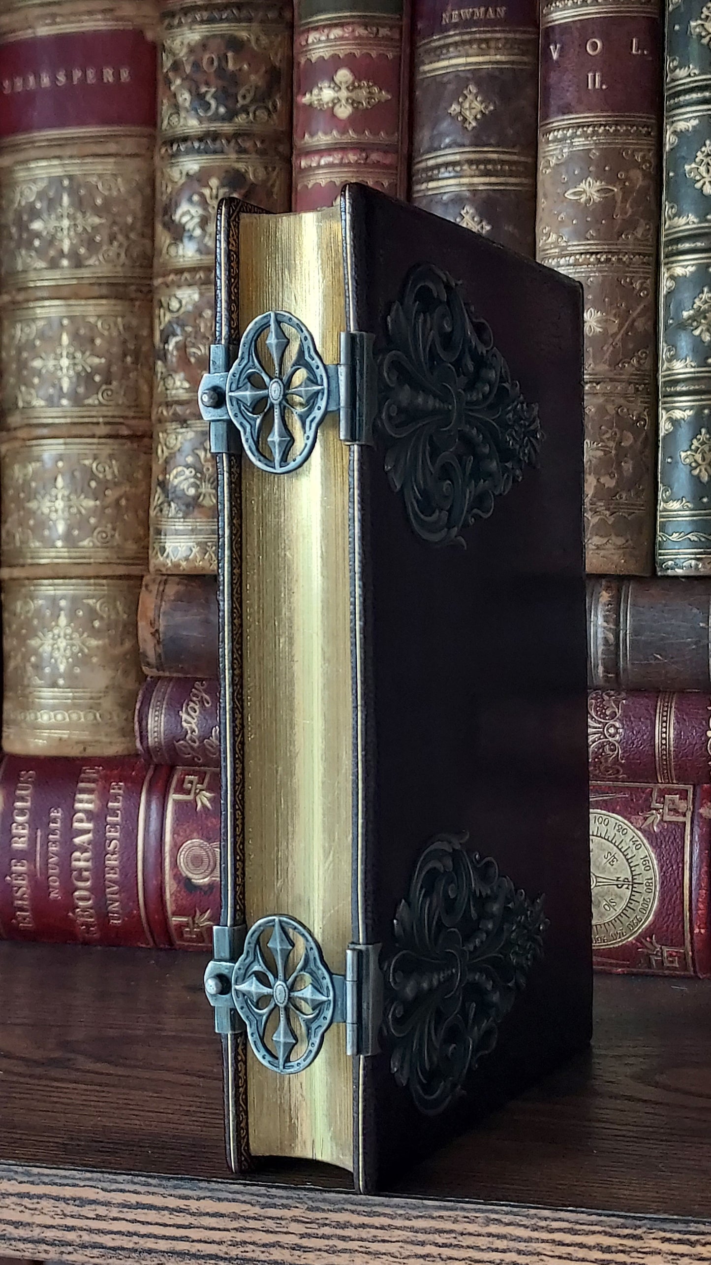 1880s Missel Romain | Ornate Double Floral Clasp