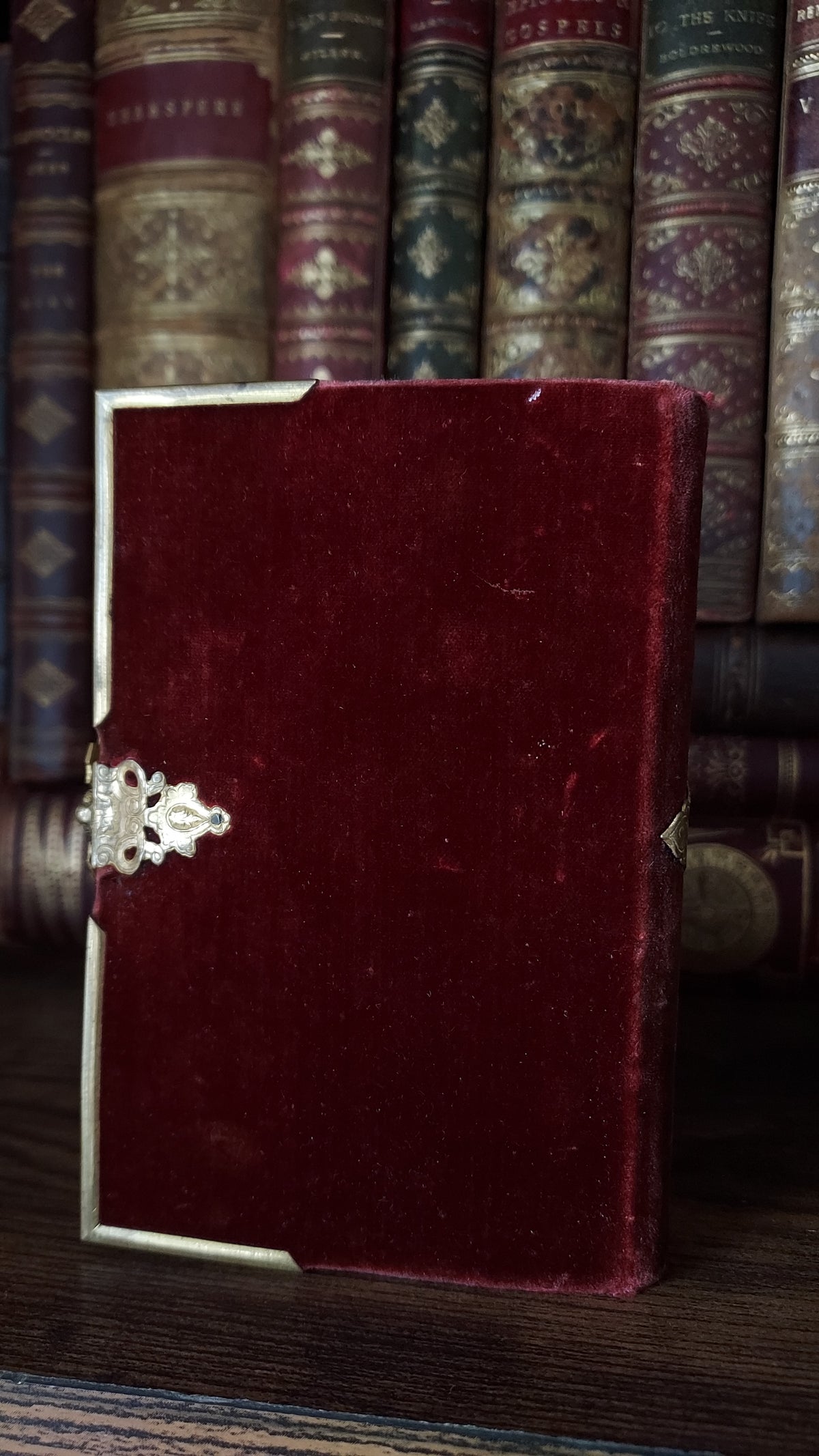 1850 Paroissien | Smaller Ruby Colored Velvet w/ Gold Clasp