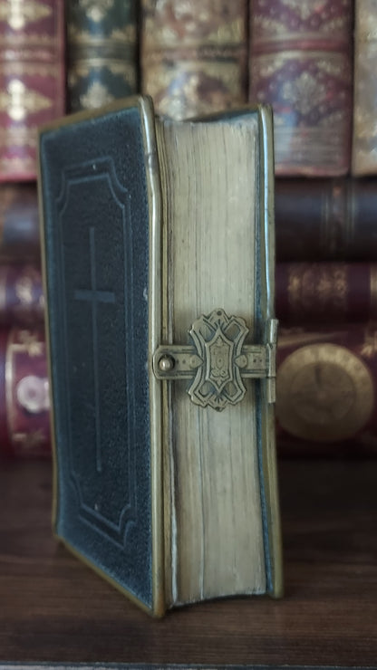 1879 Paroissien Romain | Miniature Clasped Binding