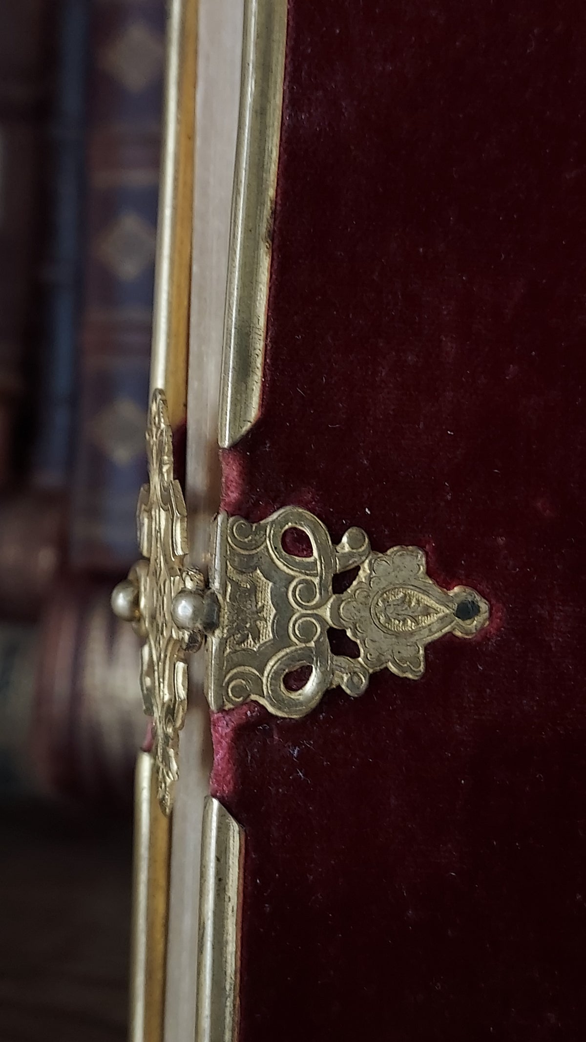 1850 Paroissien | Smaller Ruby Colored Velvet w/ Gold Clasp