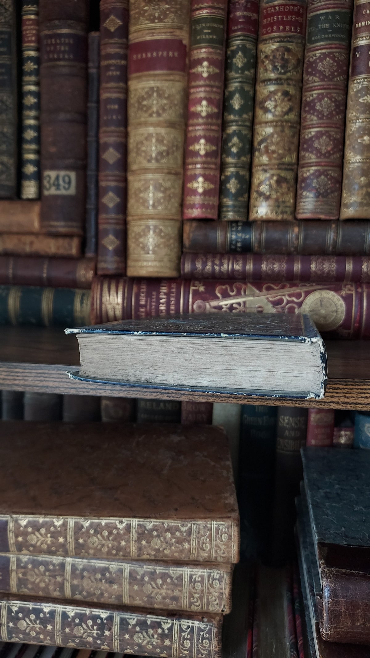 1845 Histoire d'Angleterre | Navy & Gold Cartonnage Binding