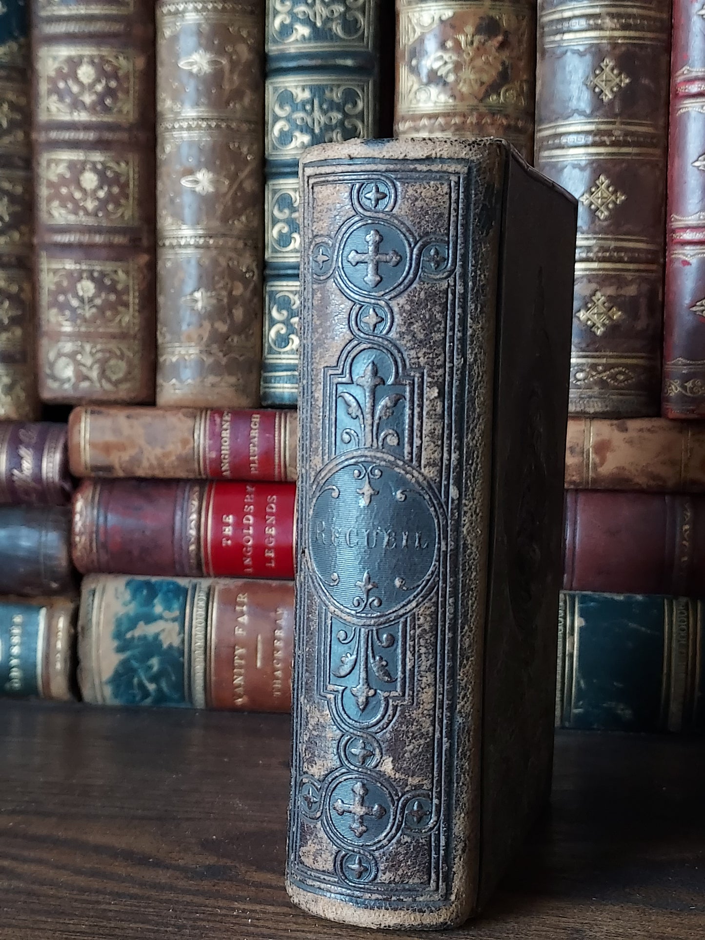 1867 Recueil de prières: Gilt-Gauffered and Hand-Painted Floral Page Edges