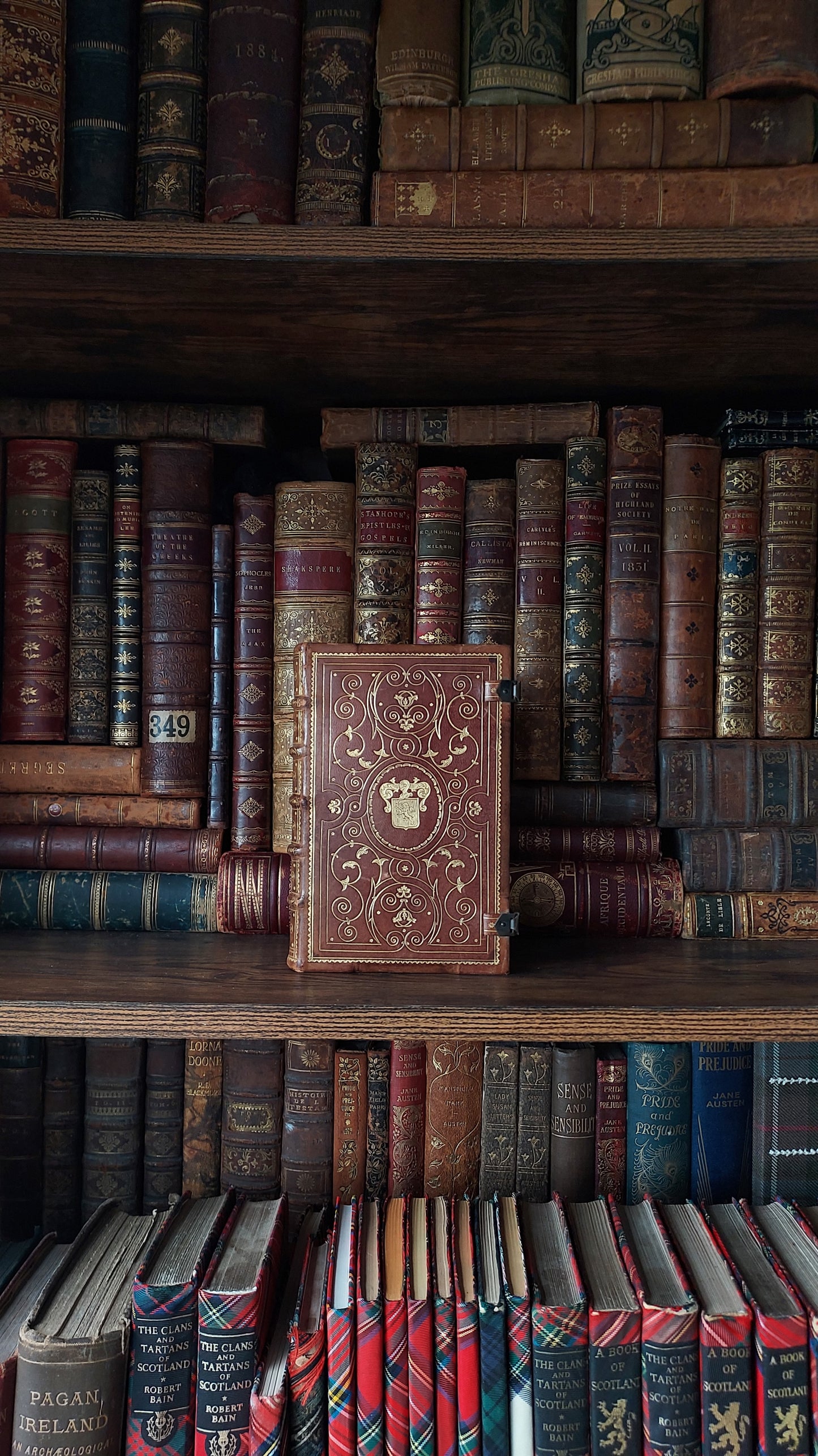 1902 Le Nouveau Testament & Prayer Card | Hand-Illuminated, Stamped by L. Angeli