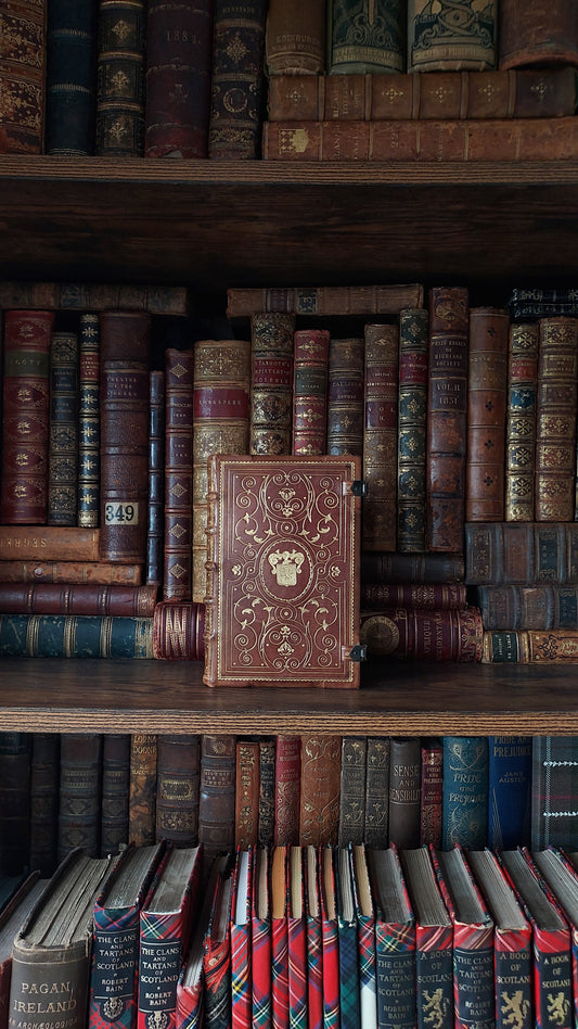 1902 Le Nouveau Testament & Prayer Card | Hand-Illuminated, Stamped by L. Angeli