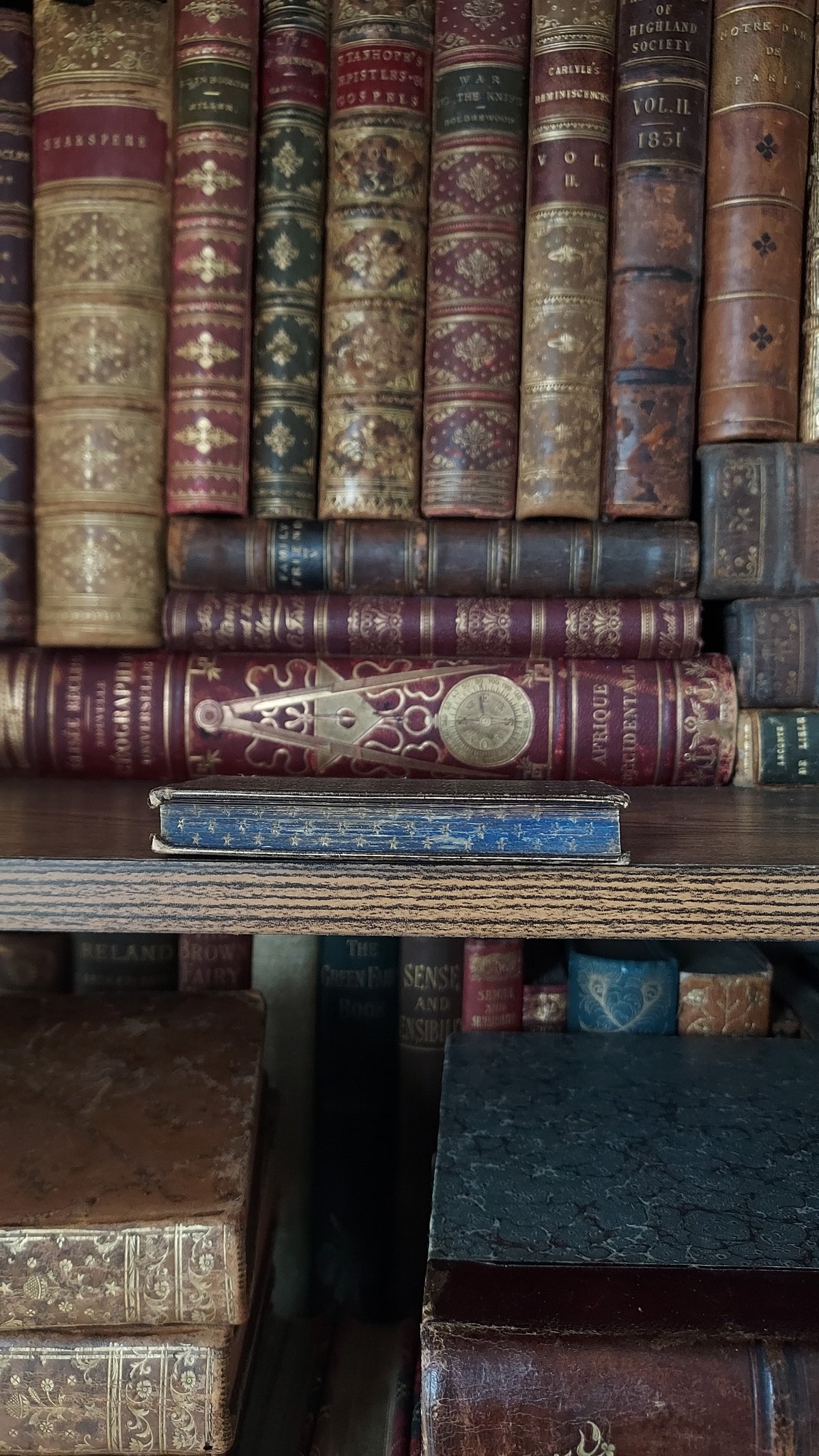 1850s L'Imitation de Jésus-Christ | Miniarture Star Binding w/Blue Gauffered Edges