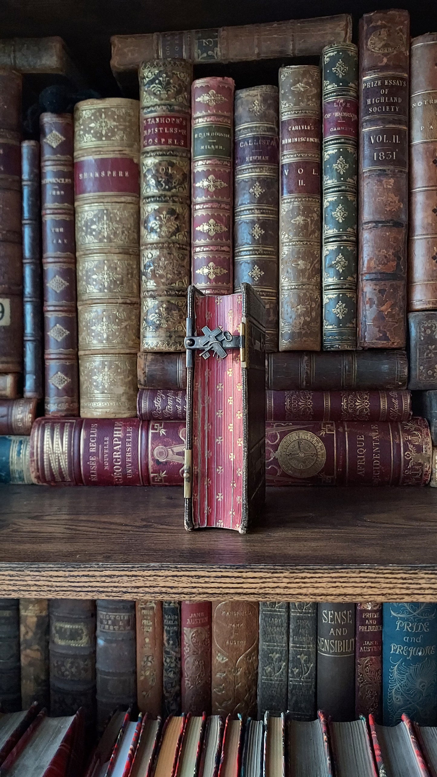 1863 Paroissien Romain | Red Pages and Cross Clasp