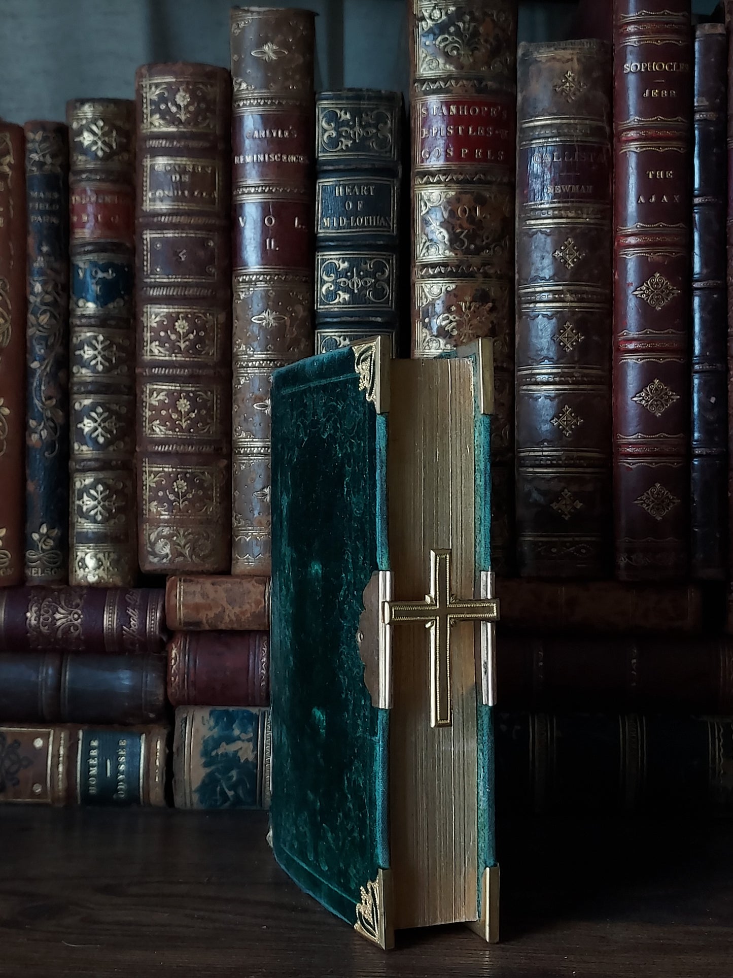 1838 Paroissien Complet | Green Velvet & Cross Clasp
