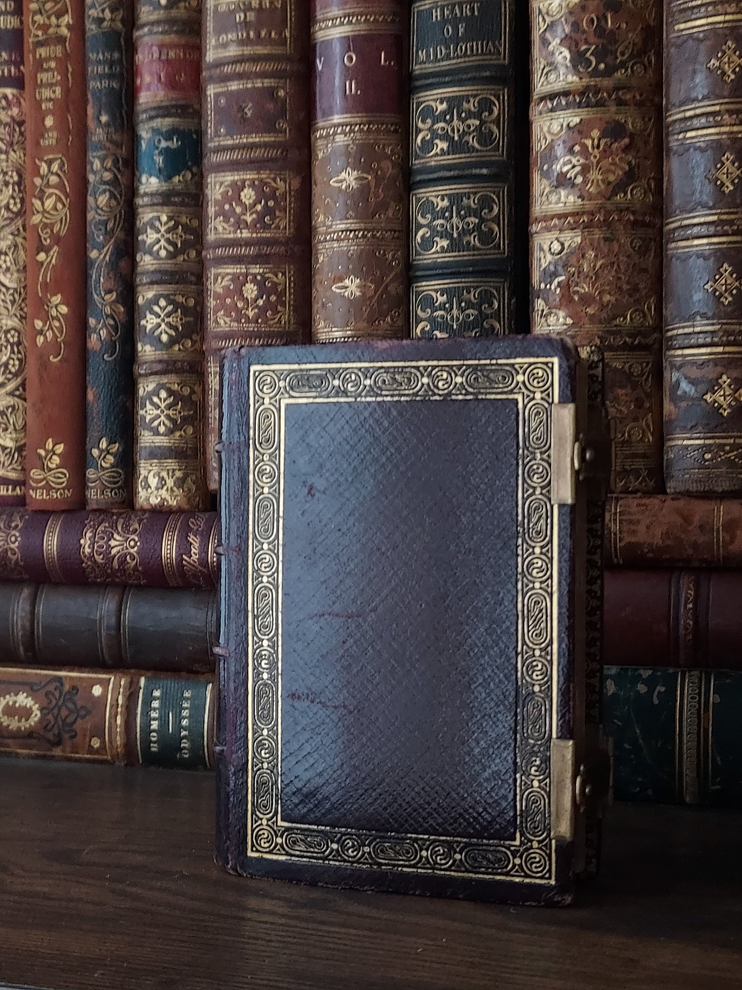 19th-Century Paroissien Romain: Double Gold-Tone Metal Clasp