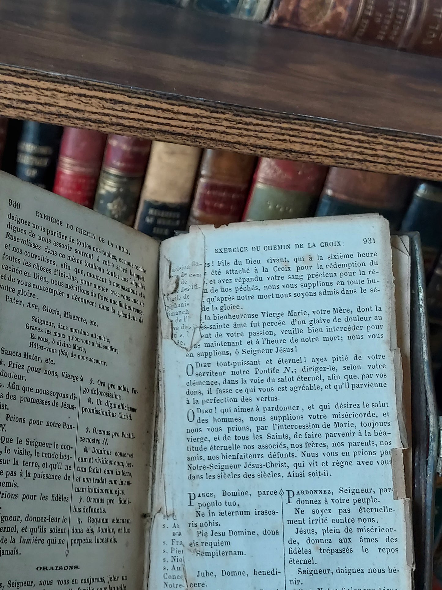 1860s Eucologe ou Paroissien Romain-Éduen: Gauffered Red Pages & Clasp