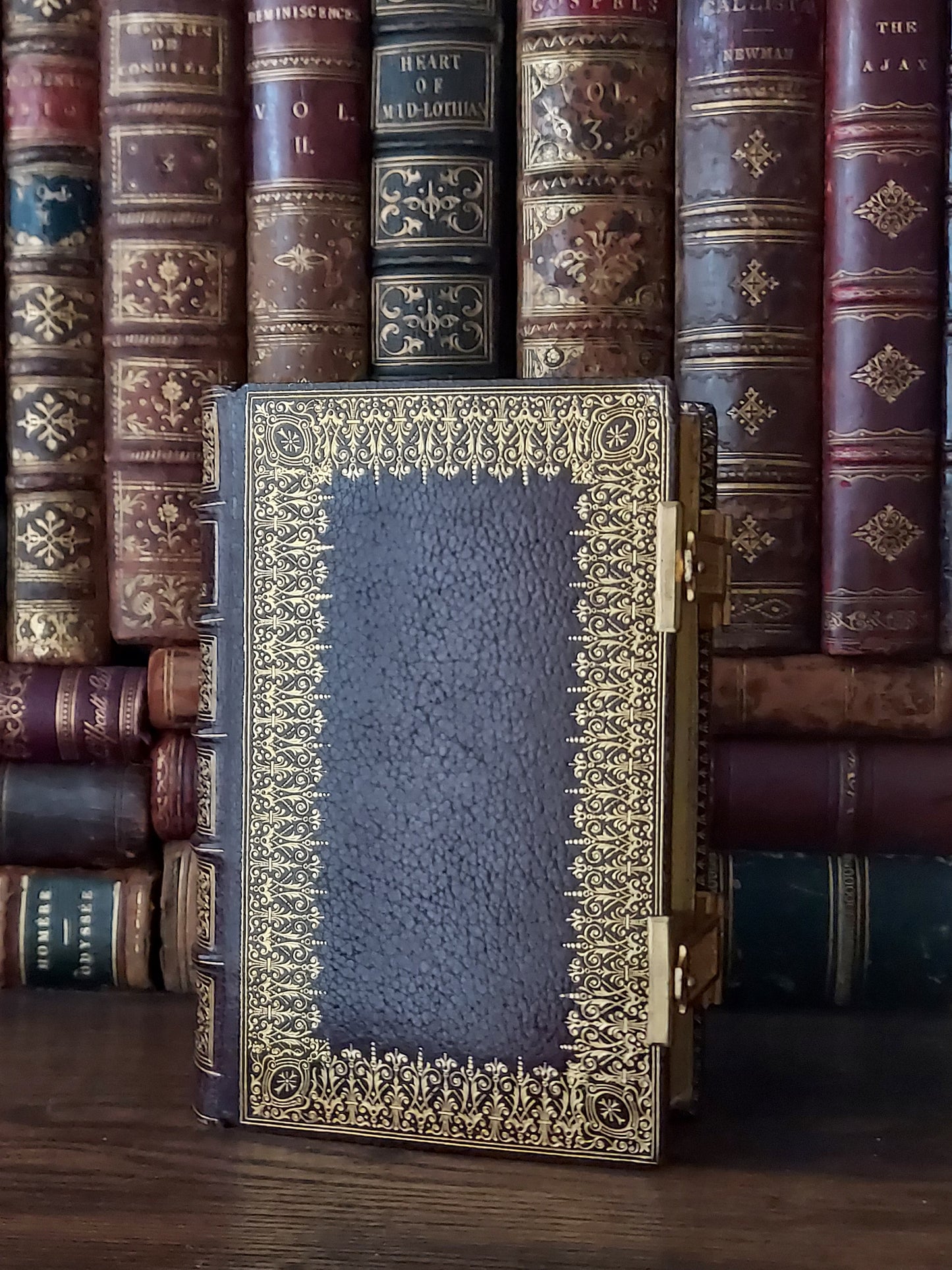 1873 Recueil de prieres: Ornate Double Clasp Binding w/ Paisley Fore-Edge Painting