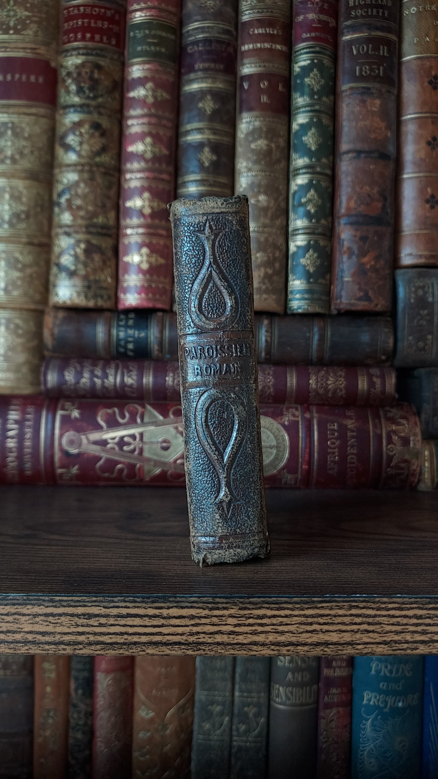 1870s Paroissien Romain | Mini w/Gauffered Stars