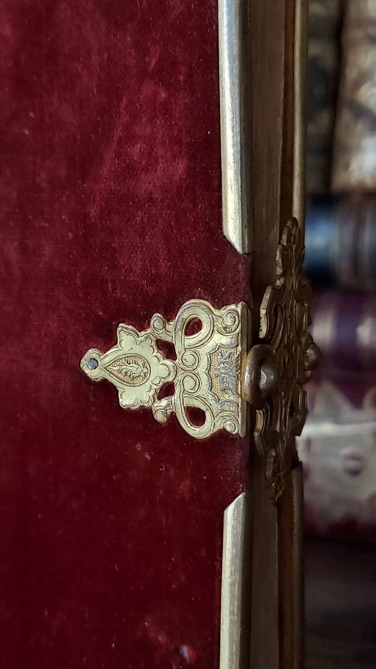 1850 Paroissien | Smaller Ruby Colored Velvet w/ Gold Clasp