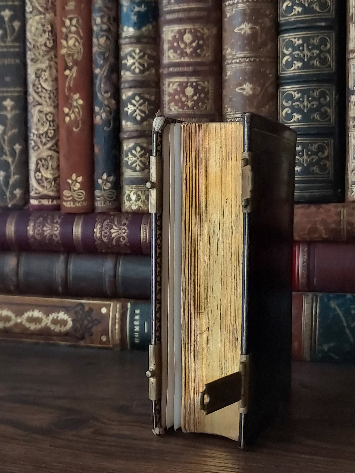19th-Century Paroissien Romain: Double Gold-Tone Metal Clasp