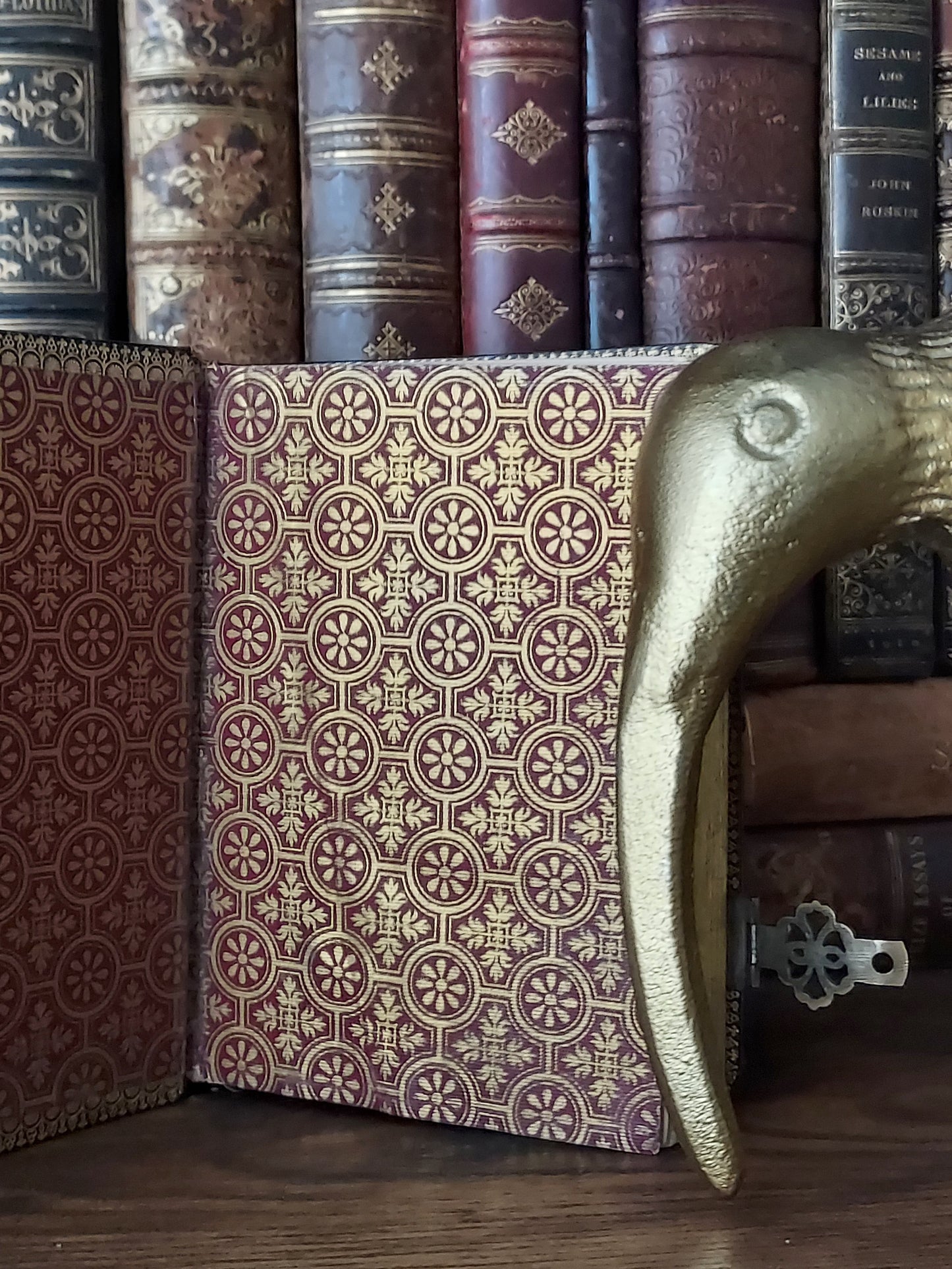 1892 Missel Romain L'Office des Dimanches: Ornate Double Clasp
