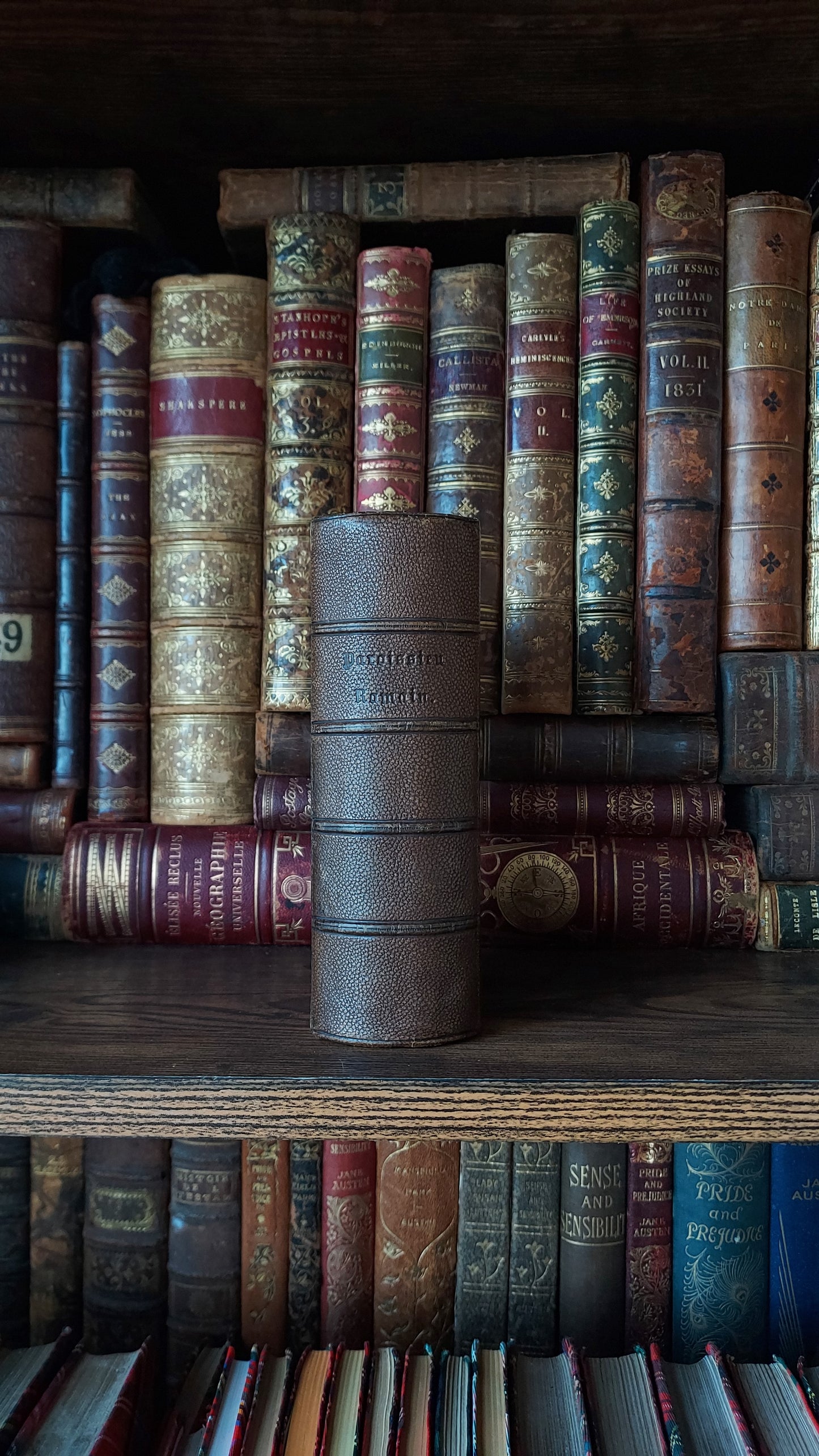 1857 Paroissien Romain | Gauffered Star Blue Edge