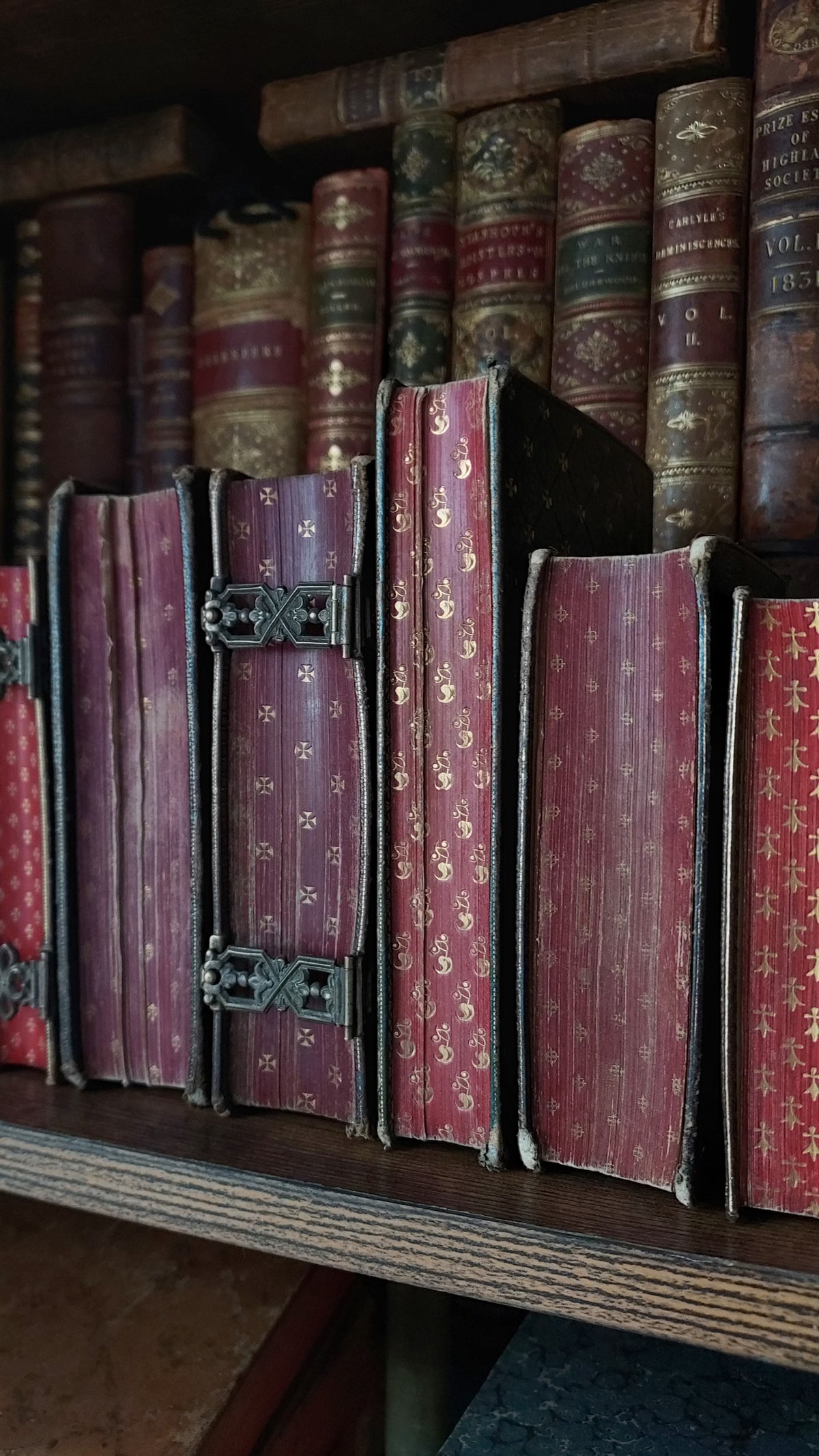 1858 Imitation de Jésus-Christ | Red Pages & Ermine Gauffering