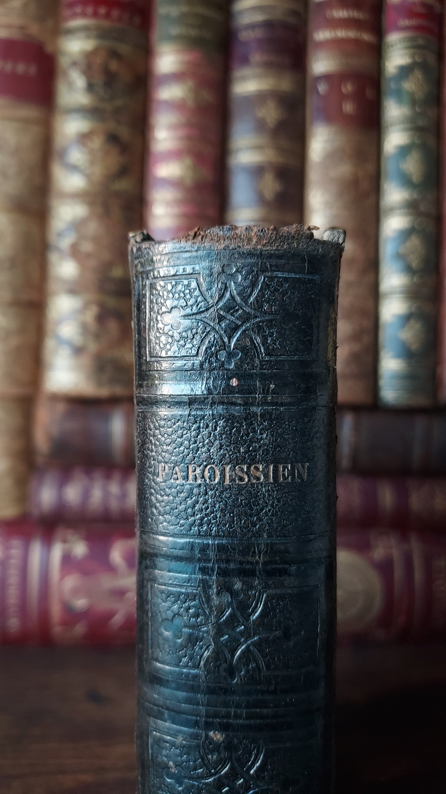 1862 Paroissien Romain | Floral Clasp & Dotted Gauffered Edge