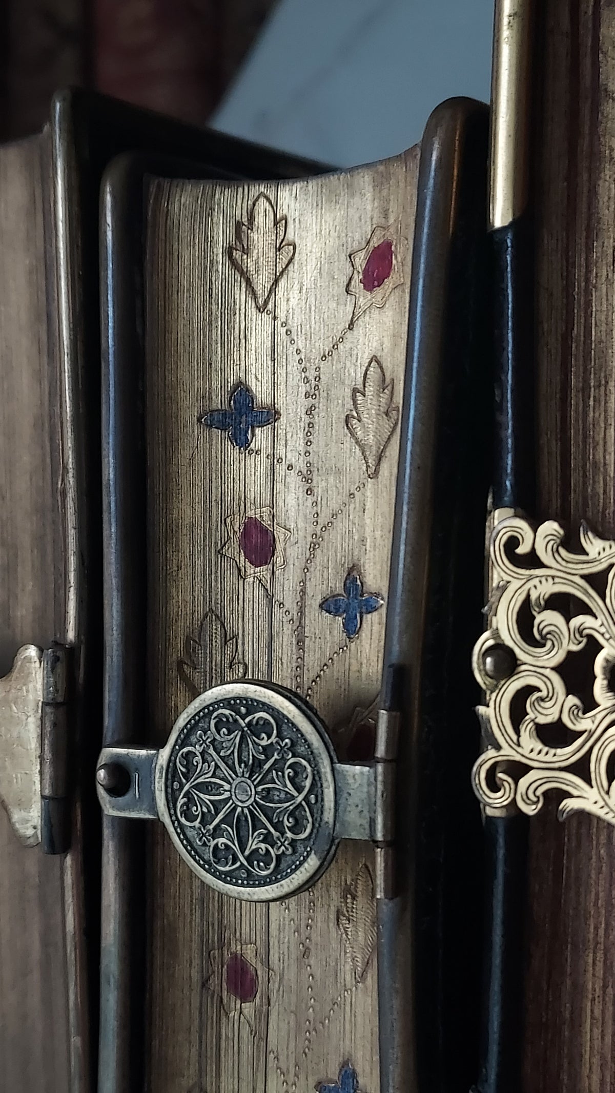 1850s Parioissien Romain | Hand-Painted Gauffered Edges w/Clasp
