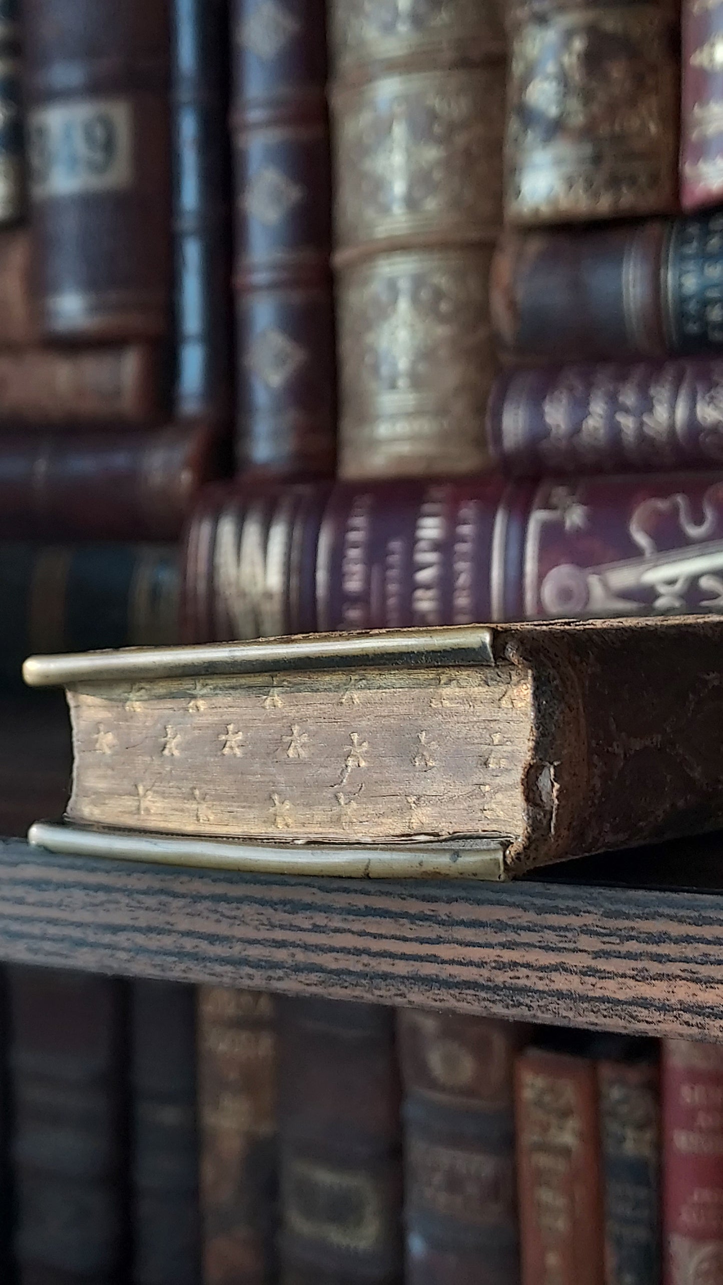 1870s Paroissien Romain | Mini w/Gauffered Stars
