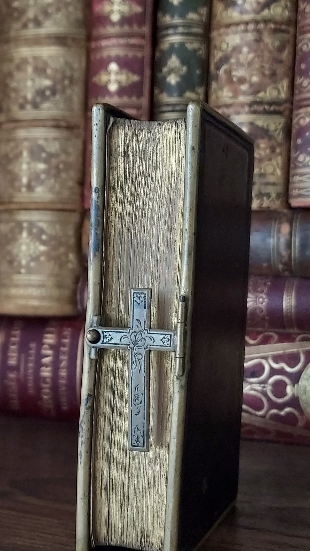 1877 Petit Paroissien Romain | Cross Clasp