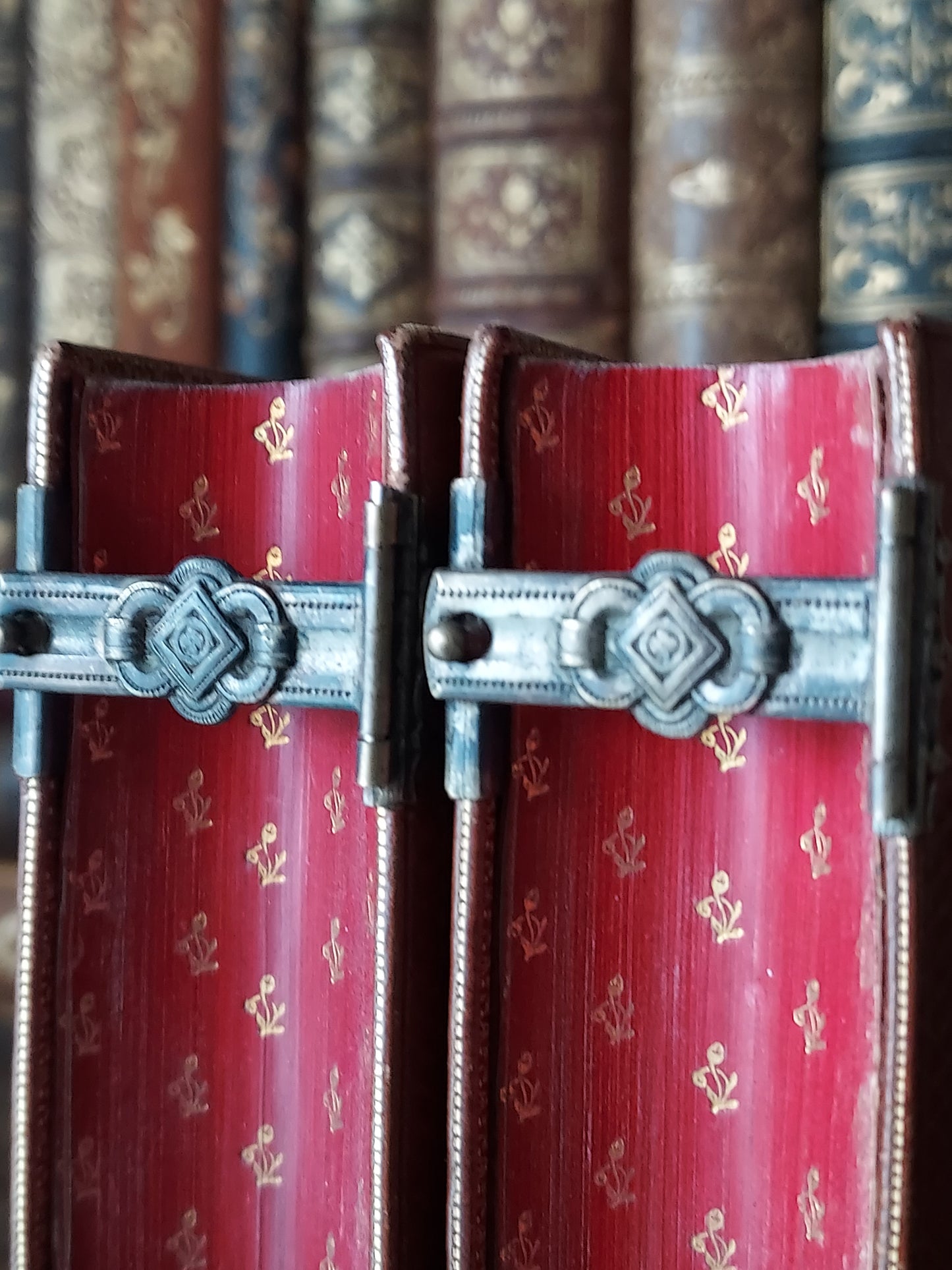 1860s Paroissien Romain, Très Complet (Partie d’Été): Red Gauffered Edge