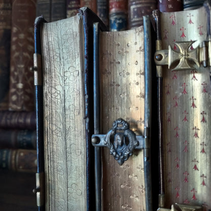 1866 Recueil de Prières | Gauffered Edge & Mary Clasp