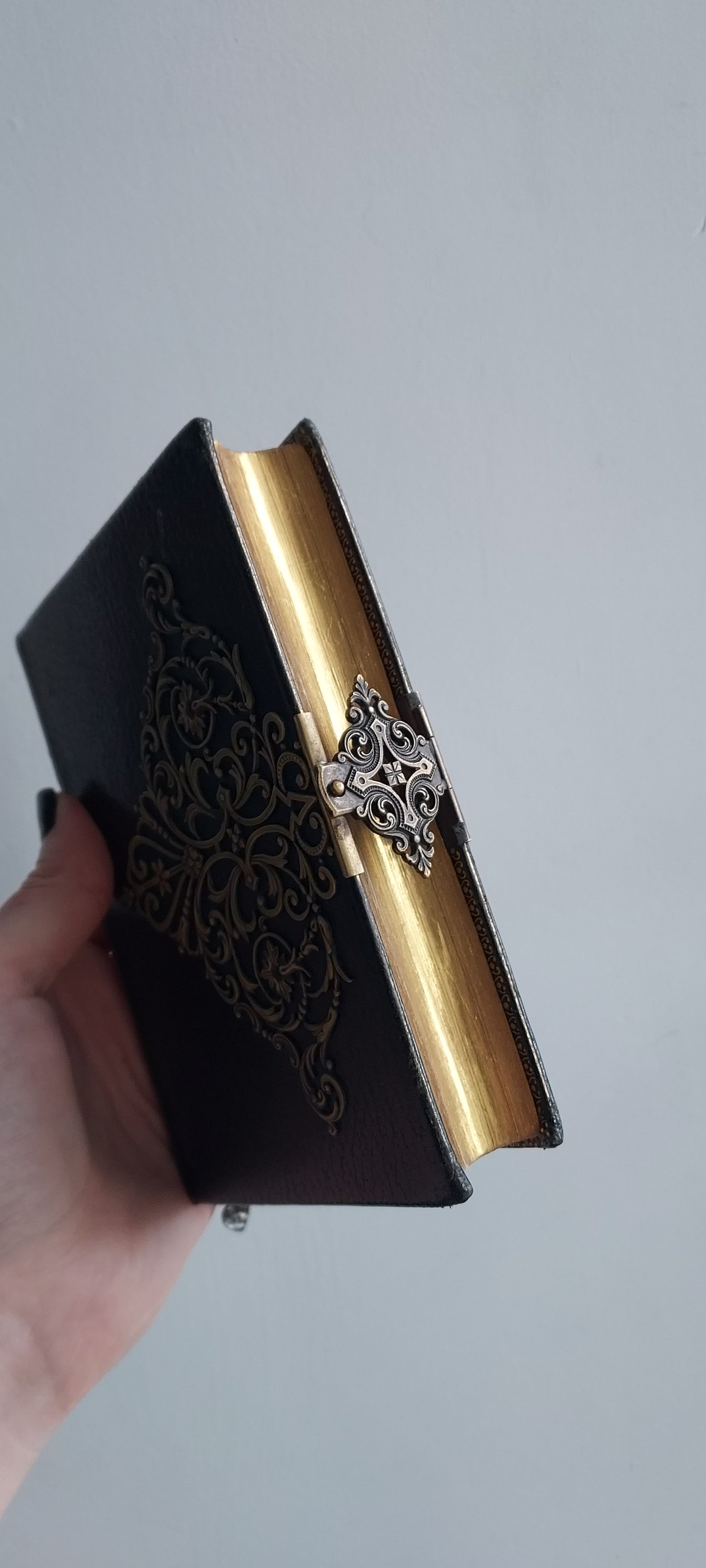 1920 French Missel Romain: Floral Metalwork and Clasp