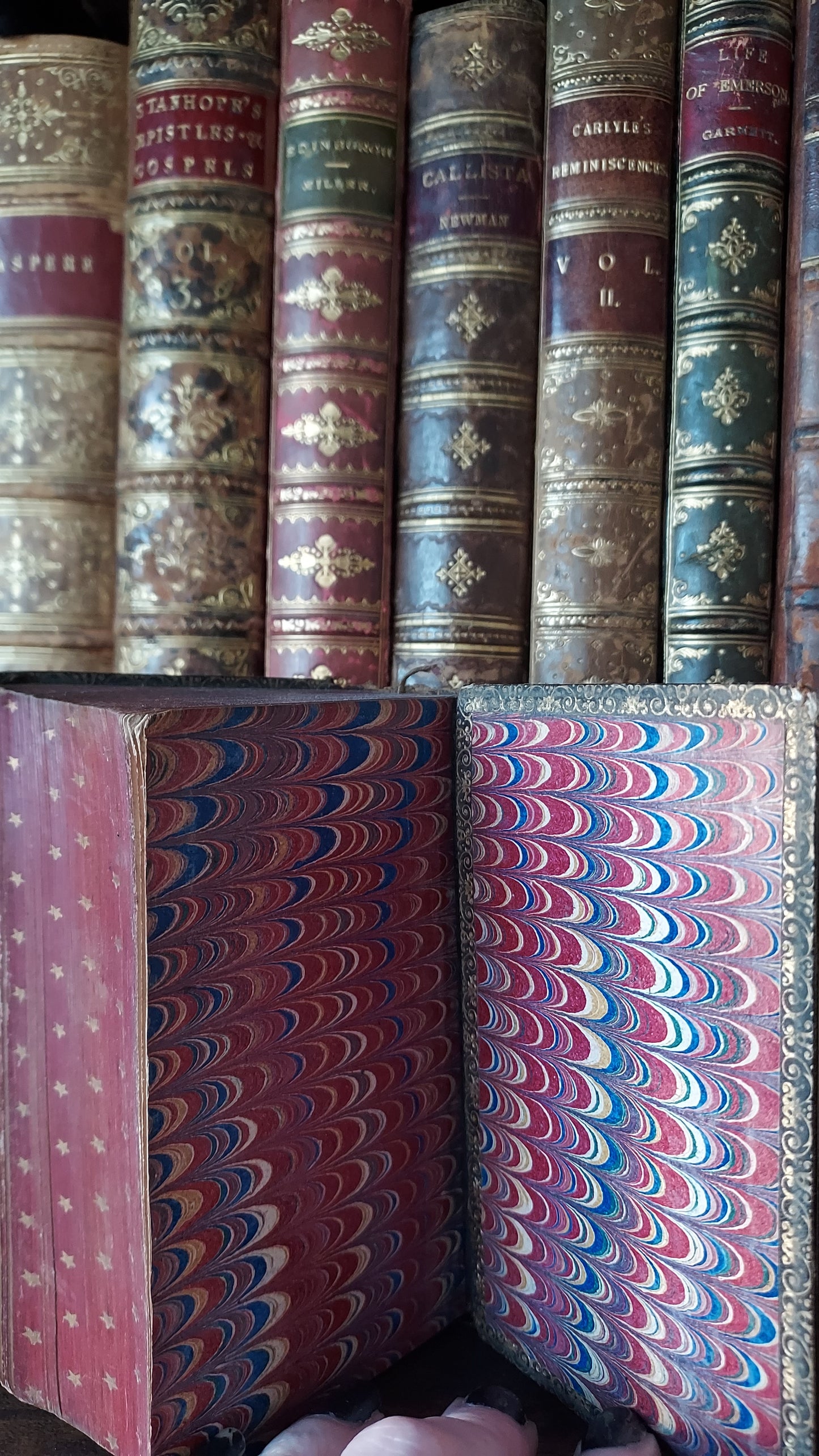 1876 Paroissien Romain | Red Star Gauffered Edge