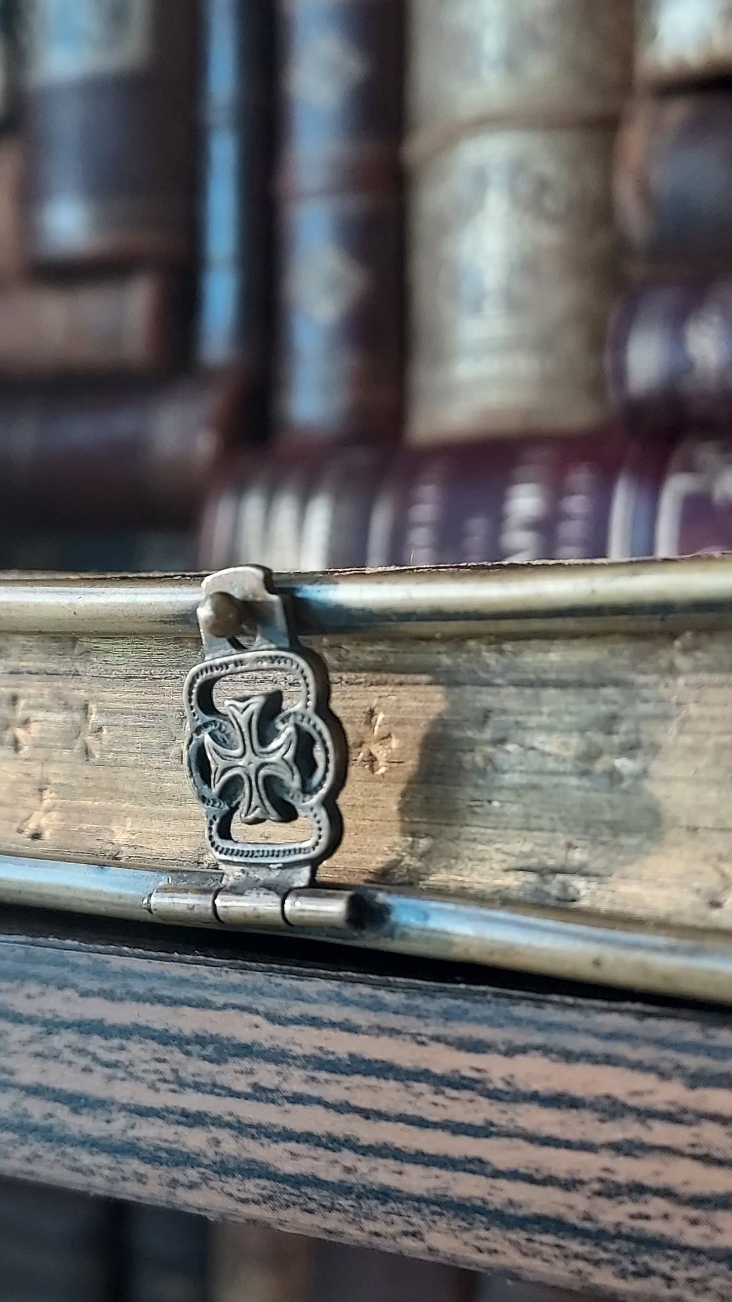 1870s Paroissien Romain | Mini w/Gauffered Stars
