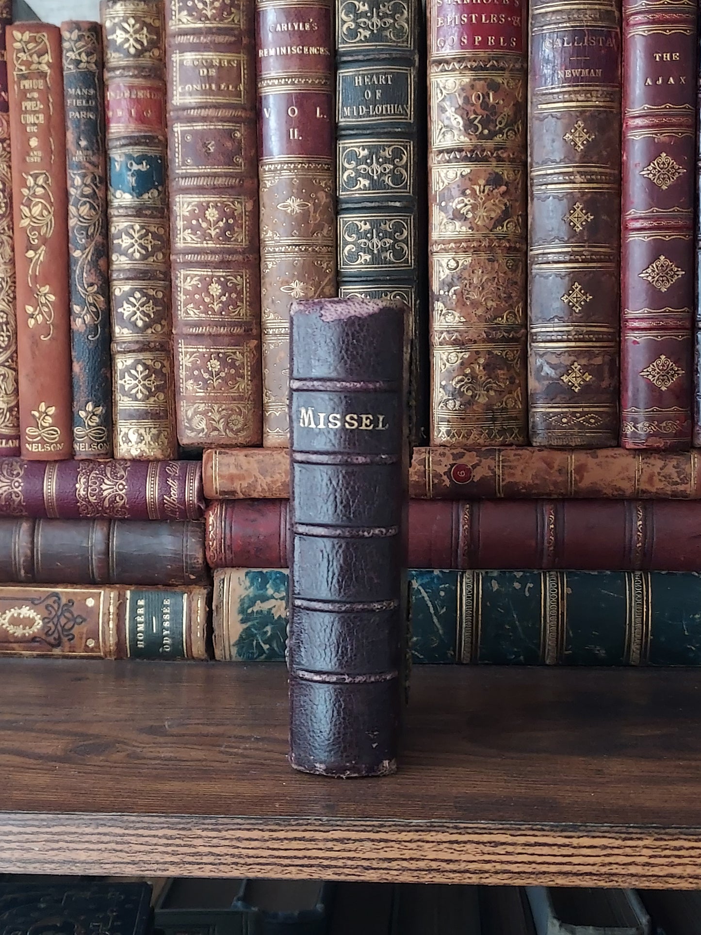 1892 Missel Romain L'Office des Dimanches: Ornate Double Clasp
